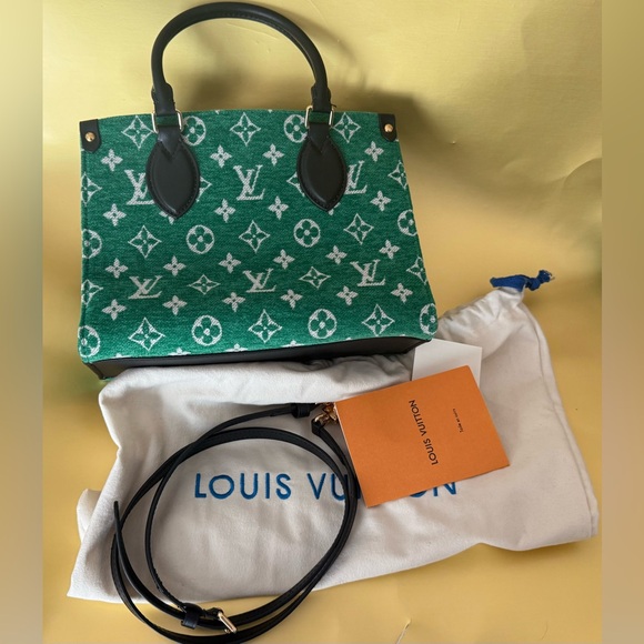 Louis Vuitton Tote Bag: Emerald
Monogram *READ DESCRIPTION* - Picture 1 of 8